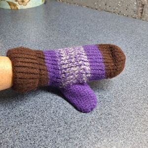 Vintage Hand Knitted Wool Mittens, Size Medium